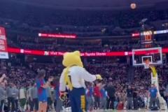 時光一去不復返啊！雷霆雙少接受采訪，KD談自己的背包！