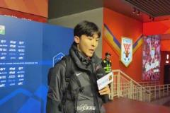 元敏誠賽后采訪:不要因為一兩場比賽去否定球員，賽季很漫長