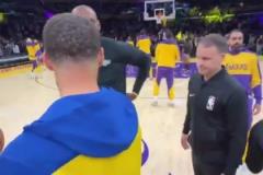 阿克倫雙雄！詹姆斯和庫里賽前擁抱寒暄