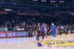 兩人對(duì)視內(nèi)維爾問卡拉格：范迪克和薩拉赫比主教練更有用嗎？