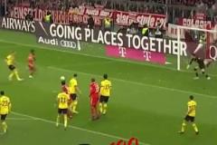 穆勒的超高球商在這一球中體現(xiàn)的淋漓盡致