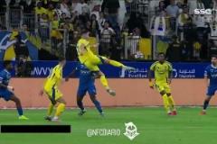 你敢信這是40歲做出來的動作？C羅超滯空側身剪刀腳射門