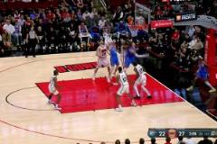 少俠，好腰?。∫辽磽糁w杰倫-格林圓月彎刀式空接背扣！