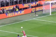 穩(wěn)的一批，扎萊夫斯基這腳停球得到國(guó)米官推怒贊