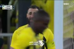 坎特梅西附體后射門，本澤馬都快被氣哭了