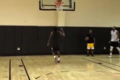 名人堂級別！安東尼打球永遠(yuǎn)那么絲滑！