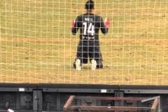 終于贏了！比賽結(jié)束那一刻，王大雷跪地感謝！