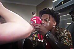 逆天！甲亢哥脫“C羅”褲子，并做一些不可描述的事