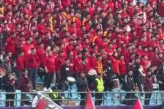 泰山球員受傷！亞泰球迷大喊：不踢滾蛋！