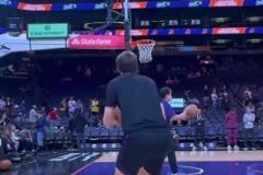 頂級(jí)硬件天賦！此前弗拉格和詹姆斯同框，身體條件基本不輸啊！