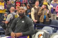 后生可畏！老詹抬眼看著SGA本賽季的場均得分在想些什么