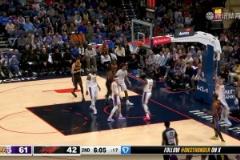 亞歷山大跳投伸腿造東契奇犯規(guī)，湖人果斷挑戰(zhàn)，裁判回看后取消！