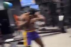 唱跳rap籃球！老詹這段唱跳rap什么水平哈哈哈哈