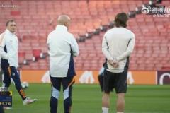 球員兼教練：皇馬備戰(zhàn)歐冠，魔笛與安帥一起探討戰(zhàn)術(shù)