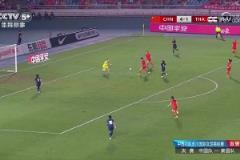 泰國(guó)女足門將超巨失誤！王愛(ài)芳補(bǔ)射得手，中國(guó)女足5-1泰國(guó)女足