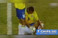 人才啊大羅曾在比賽中用足球擋著隱私部位在球場(chǎng)尿尿