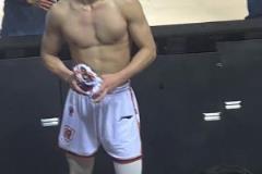 楊毅此前談林葳無(wú)緣入選國(guó)家隊(duì)：也正常，他還有很大的成長(zhǎng)空間