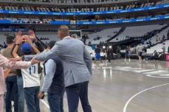 那個人來了東契奇重回故地焦點戰(zhàn) 獨行俠GM哈里森已到場…