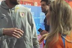 山東泰山主場4-0深圳，賽后澤卡和女友這也太甜了