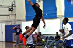 99年奧尼爾巴克利險(xiǎn)爆沖突，關(guān)鍵時(shí)刻媽媽們出手制止