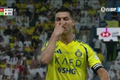 勝利上半場補(bǔ)時(shí)丟球！塞雷馬尼補(bǔ)射破門！C羅非常不滿！