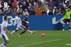 巴薩打破僵局！馬丁斷球拉菲尼亞傳中，賽恩斯鏟球解圍自擺烏龍！