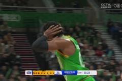 太火了遼寧奧利弗命中三分做出莫蘭特同款扔手雷慶祝動(dòng)作