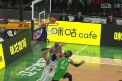 情緒失控！哈雷爾奧利弗對噴雙雙吃T 前者違體+技犯直接被驅(qū)逐