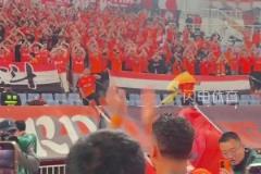 克雷桑傳射建功當(dāng)選MVP，賽后秒變寵粉現(xiàn)場