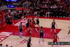 這彈速太恐怖了！阿門一步暴起直接暴扣，約基奇在籃下只能目送！