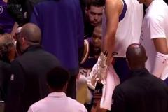 因與球星矛盾下課？？杜蘭特此前暫停時(shí)暴起，對(duì)教練布登大聲喊話