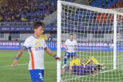 謝文能助攻卡扎伊什維利推射破門，給馬德魯加激動壞了