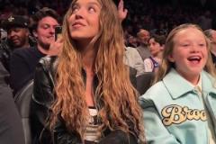 可惜籃網(wǎng)沒有進季后賽，季后賽場邊很難看到悉尼妹了