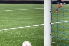 想把這一腳兜出來也不容易??！