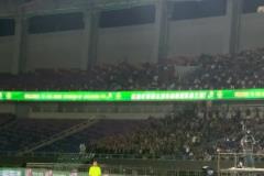 不滿未延期，浙江球迷現(xiàn)場(chǎng)高喊：足協(xié)SB！隨后高呼布彭扎