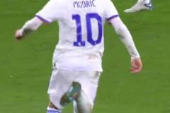 今晚，他能帶領(lǐng)球隊(duì)創(chuàng)造又一個(gè)伯納烏奇跡嗎？