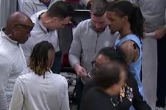 這吃的啥？莫蘭特受傷后意思在場(chǎng)邊吃藥