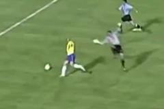 過門將萬花筒！大羅肩膀輕點過門將后打空門