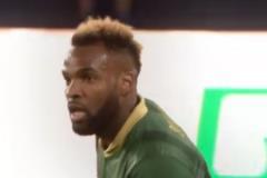 解說(shuō)石慶圣：處理如此冷漠，這不是足球的落后，是人性的落后