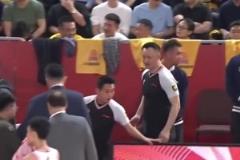被聯盟罰款2萬！杜鋒上場怒噴主裁判：CTMD，對面拉人你不判