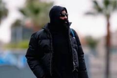 挑戰(zhàn)魔鬼高原！快船眾將前往丹佛：哈登羽絨服 小卡夾克+連帽衫