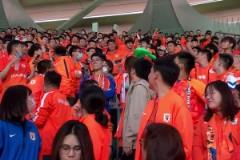 傳統(tǒng)老節(jié)目！現(xiàn)場實拍泰山球迷在工體“玩烏龜”