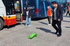 踢烏龜氣球！泰山球迷：錄上了嗎？