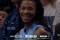 ??？灰熊落后54分全隊(duì)悶悶不樂，場下莫蘭特竟然大笑了起來