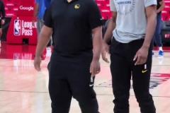 孟超：火勇首戰(zhàn)你看好誰(shuí)！ 勇士訓(xùn)練現(xiàn)場(chǎng)全員狂投三分