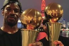 牛逼勇士球迷已經(jīng)不滿(mǎn)足于P圖了，已直接生成動(dòng)圖了