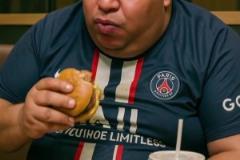 你禮貌嗎?。慨?dāng)姆巴佩梅西C羅喜歡吃漢堡，不把我漢堡王放眼里啊