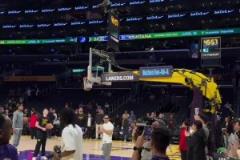 加內(nèi)特當(dāng)年單挑整個男籃訓(xùn)練營，年輕時候的加內(nèi)特確實“?！? title=