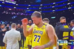 東契奇小表情：里哥這就是你不對(duì)了！搭訕是你 不理我也是你