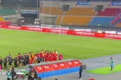 重慶vs南通，球迷賽后高喊：裁判CNM